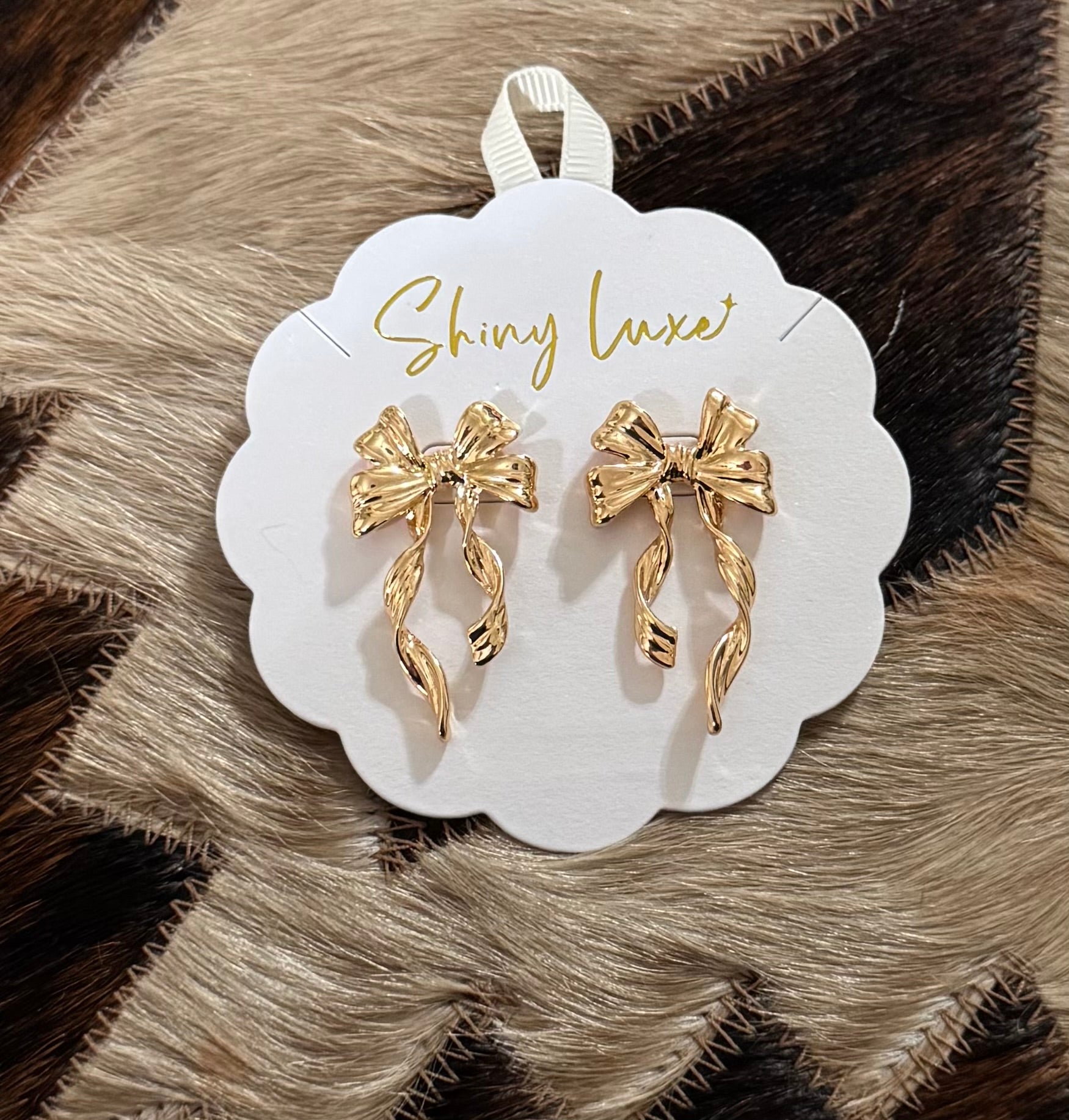 Golden Bows Studs